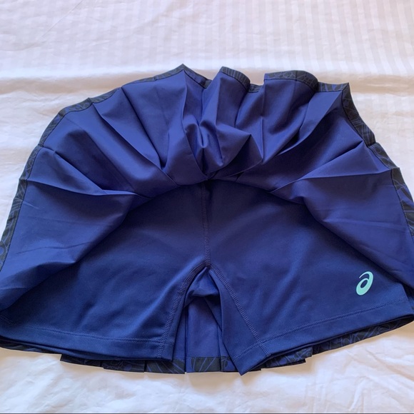 💙🎾 NWOT ASICS Pleated Tennis Skort (Skirt with Shorts Underneath) - Picture 5 of 10